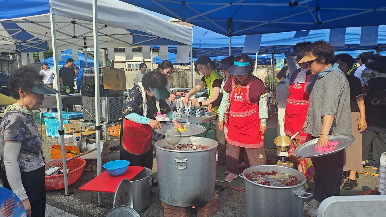삼계탕 한 그릇에 마을이 하나로… 옥야마을 '화합축제'가 남긴 것